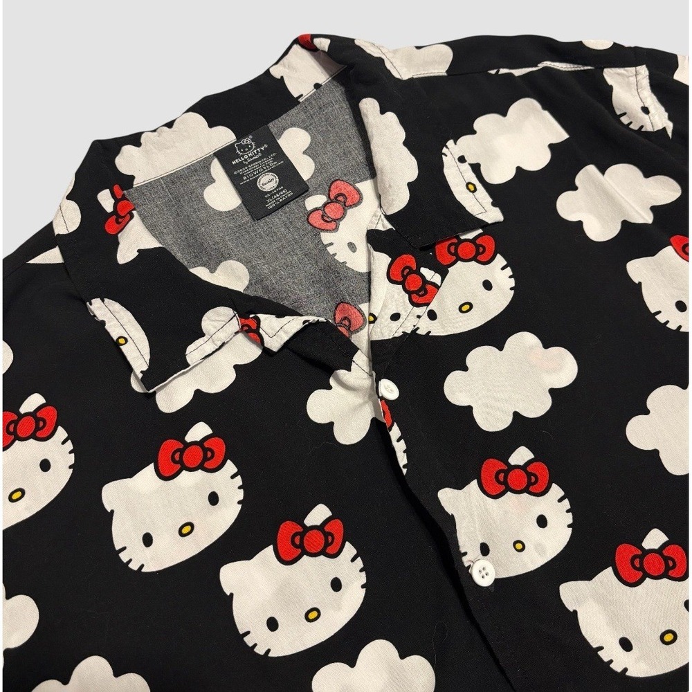 Hello Kitty Sanrio Men's XL 46/48 All Over Print Short Sleeve Button Up Rayon